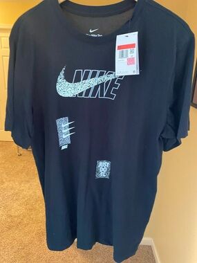 Nike Black Short Sleeve Graphic Logo Tee